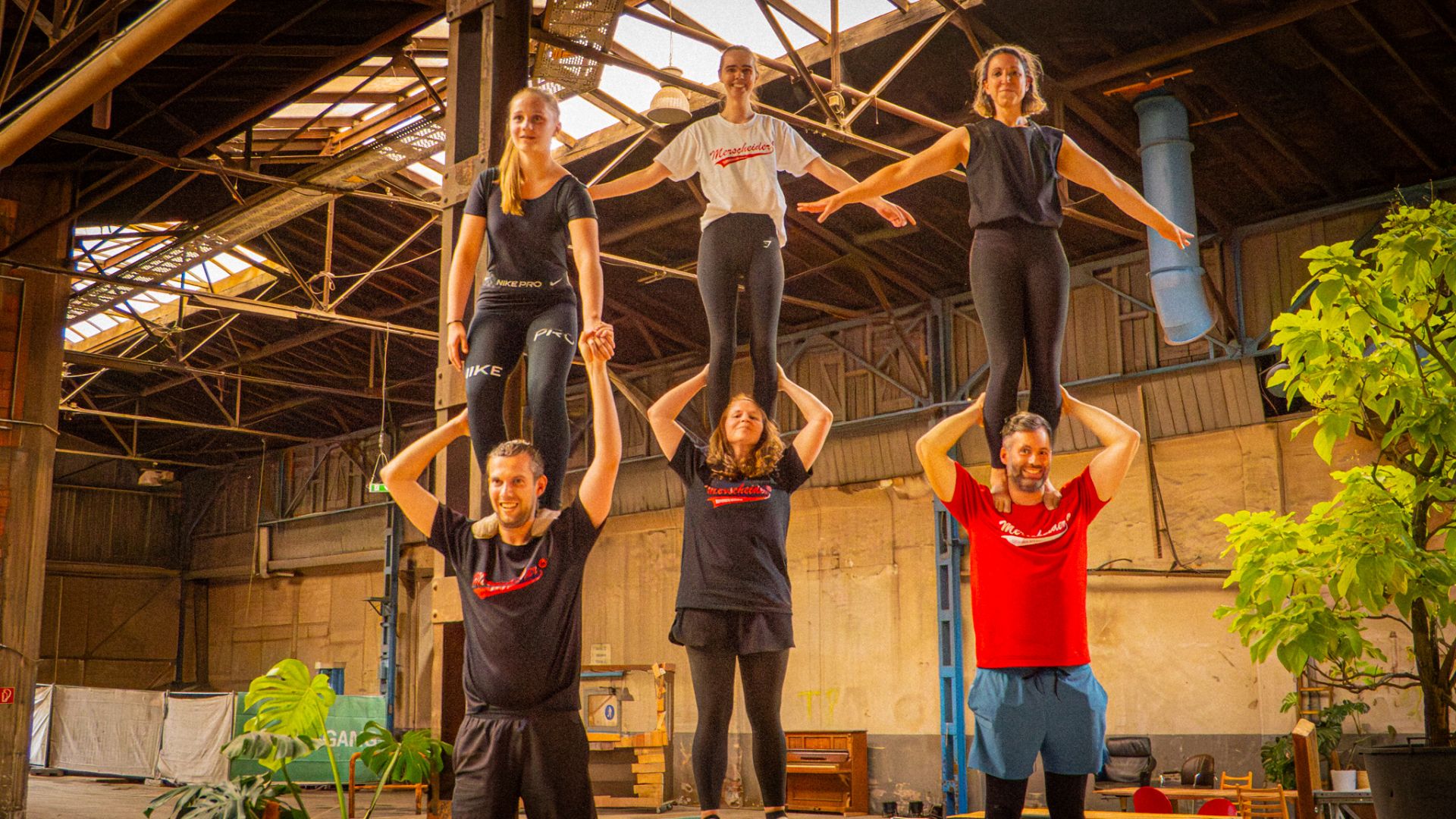 Zirkuspädagogik in Solingen New Move Circus in Aktion